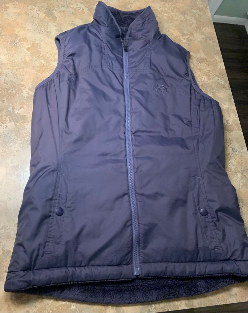 The North Face Purple Mossbud PRIMALOFT Reversible Insulated Jacket Vest sz M